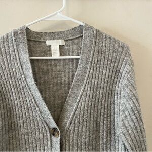 H&M | cropped grey cardigan